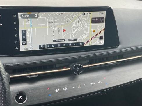 Used 2024 Nissan Ariya FWD image 18