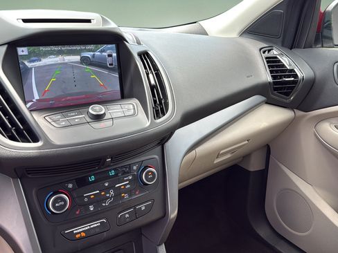 Used 2018 Ford Escape SEL w/ Ford Safe & Smart Package AWD/4WD image 31