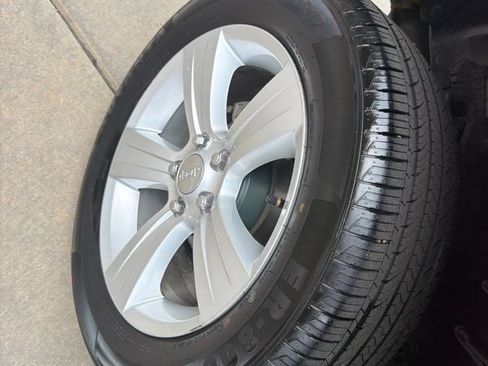 Used 2016 Jeep Patriot Latitude AWD/4WD image 13