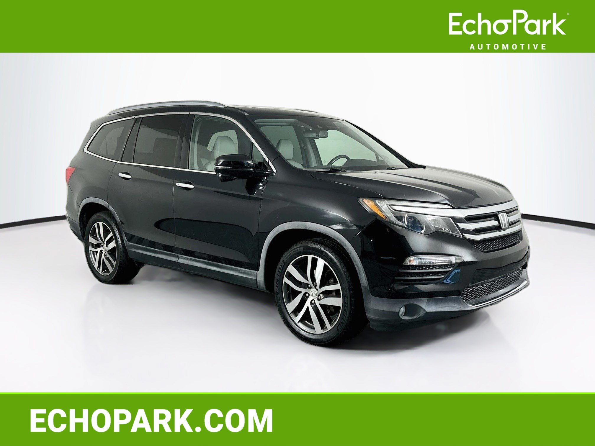 Used 2016 Honda Pilot Touring image 1
