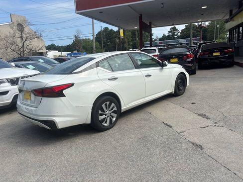 Used 2023 Nissan Altima 2.5 S FWD image 5