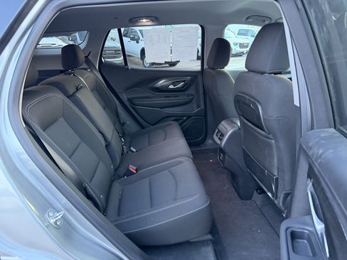 Used 2024 GMC Terrain SLE image 10