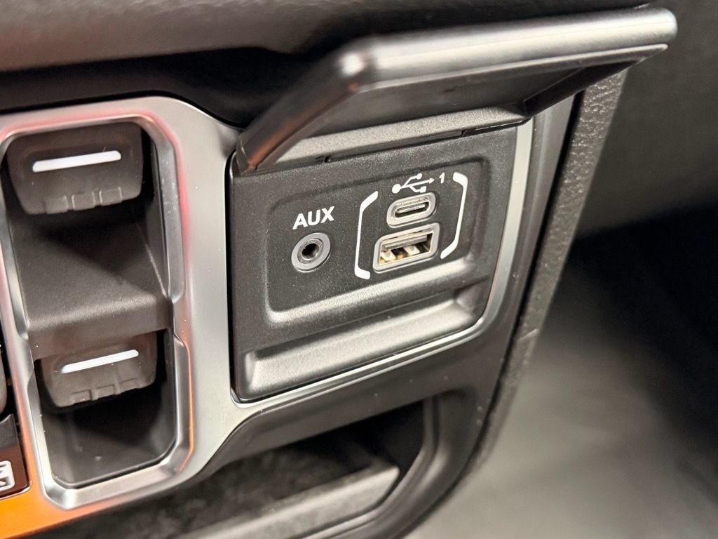 New 2026 Jeep Gladiator Sport AWD/4WD image 30