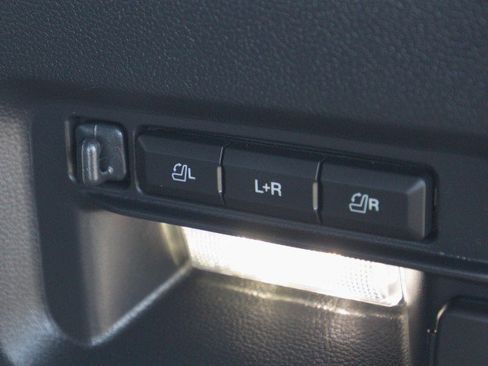 Used 2025 Ford Explorer ST AWD/4WD image 37