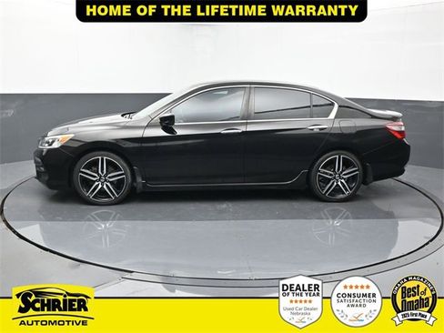 Used 2017 Honda Accord Sport image 4