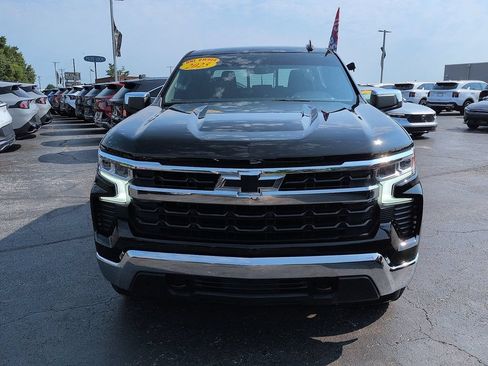 Used 2025 Chevrolet Silverado 1500 LT AWD/4WD image 3