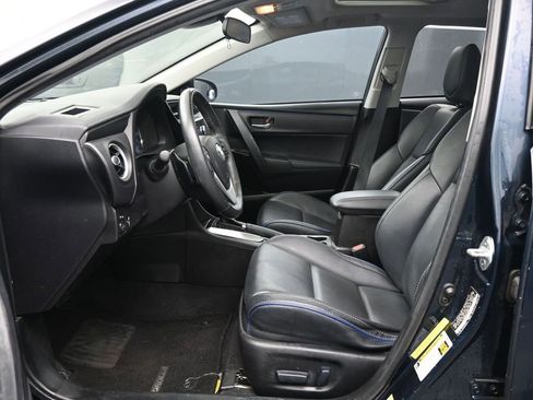 Used 2017 Toyota Corolla XSE image 19