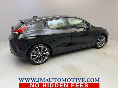 Used 2019 Hyundai Veloster 2.0 Premium FWD image 5