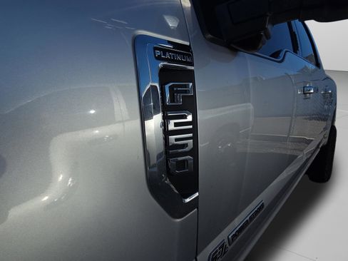 Used 2019 Ford F250 Platinum w/ Platinum Ultimate Package image 22