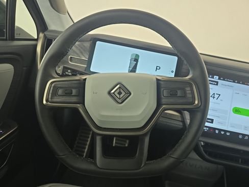 Used 2024 Rivian R1S Adventure AWD/4WD image 28