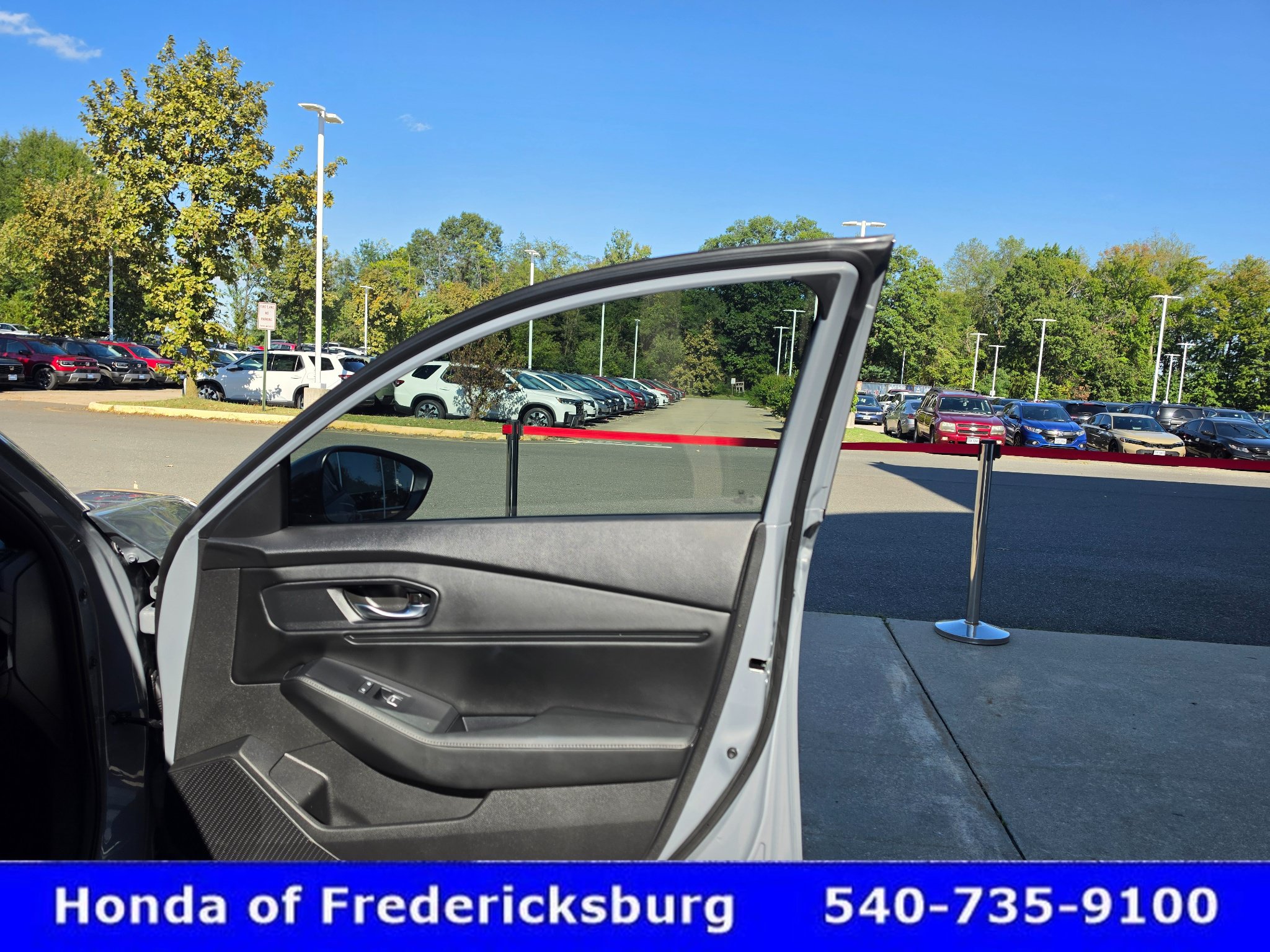 Used 2025 Honda Accord Sport image 2