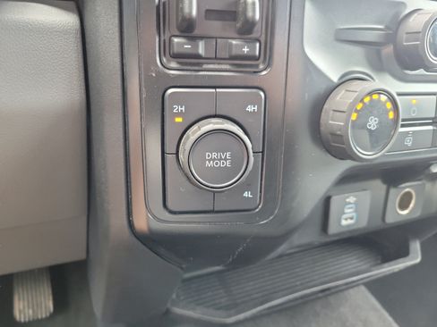 Certified 2025 Ford F250 XLT AWD/4WD image 29