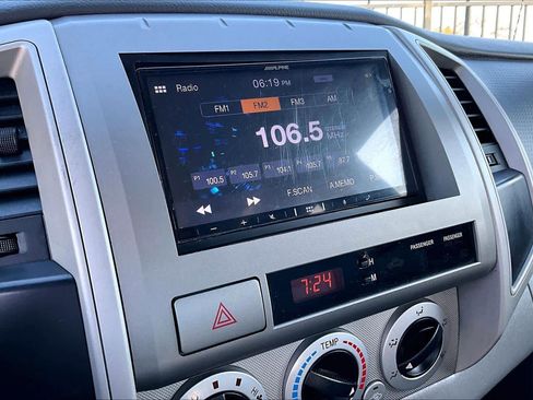 Used 2011 Toyota Tacoma PreRunner image 34