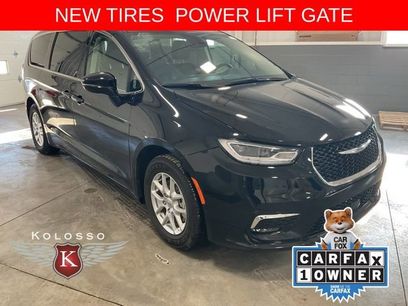 Used 2024 Chrysler Pacifica Touring-L