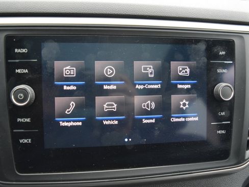 Used 2020 Volkswagen Atlas Cross Sport SE w/ Panoramic Sunroof Package image 21