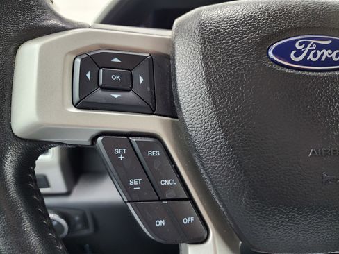 Used 2022 Ford F250 Lariat w/ Tremor Off-Road Package image 15