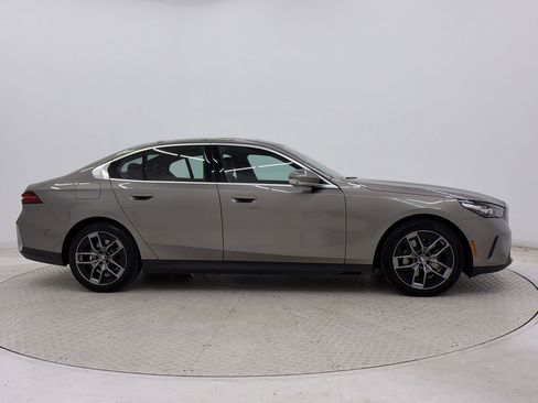 Certified 2026 BMW 530i xDrive w/ Premium Package AWD/4WD image 8