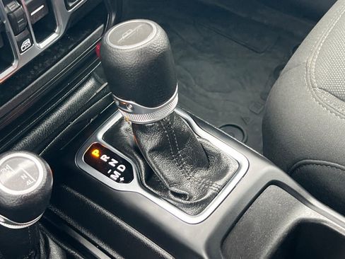 Used 2020 Jeep Gladiator Sport w/ Quick Order Package 24S image 21