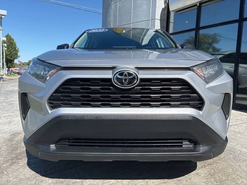 Used 2022 Toyota RAV4 LE AWD/4WD image 2