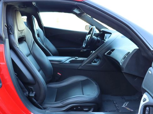 Used 2015 Chevrolet Corvette Stingray Z51 w/ 3LT Preferred Equipment Group image 15