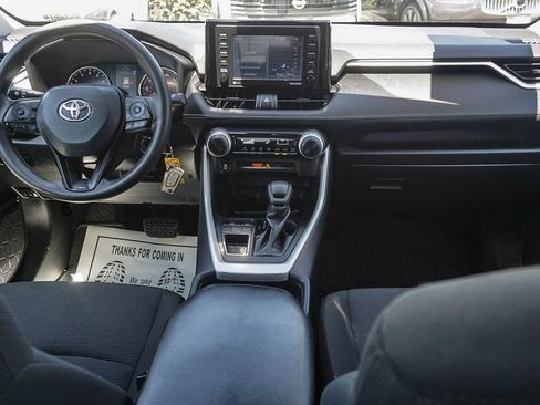 Used 2021 Toyota RAV4 LE FWD image 15
