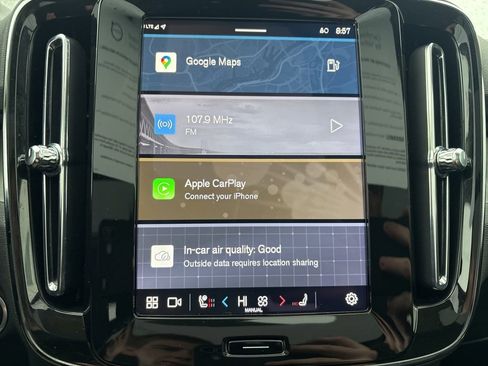 Certified 2025 Volvo XC40 B5 Plus image 26