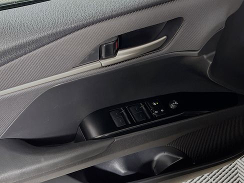 Used 2025 Toyota Camry SE image 17