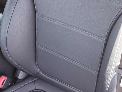 Used 2025 Mercedes-Benz C 300 Sedan image 23