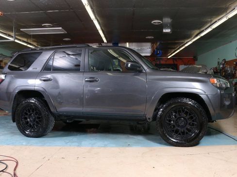 Used 2022 Toyota 4Runner SR5 RWD image 2