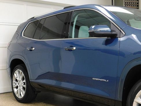 Used 2024 GMC Acadia Denali image 14