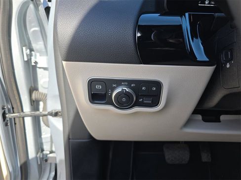 Used 2025 Mercedes-Benz GLA 250 4MATIC image 34