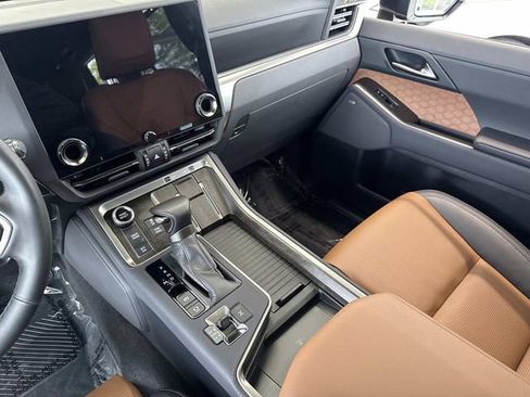 Certified 2025 Lexus GX 550 w/ Accessory Package (Z1) AWD/4WD image 25
