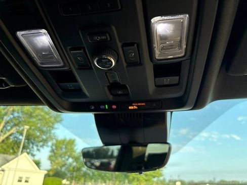 Used 2023 GMC Yukon Denali w/ Denali Reserve Package AWD/4WD image 9