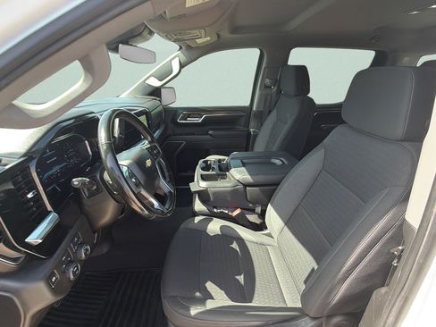 Used 2024 Chevrolet Silverado 1500 LT AWD/4WD image 18