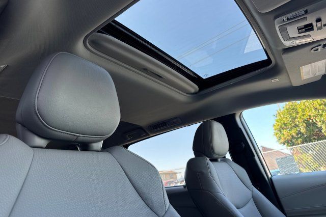 Certified 2026 Toyota Sienna XLE FWD image 23