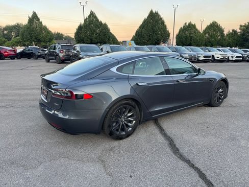 Used 2018 Tesla Model S 100D AWD/4WD image 5