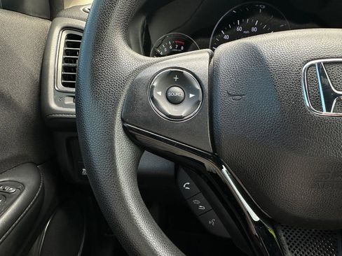 Used 2022 Honda HR-V LX image 11