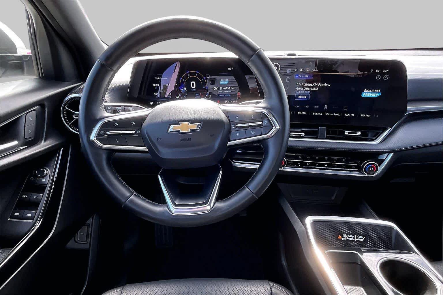 Used 2025 Chevrolet Equinox LT w/ Convenience Package II FWD image 6