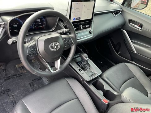 Certified 2026 Toyota Corolla Cross XLE w/ Convenience Package FWD image 20