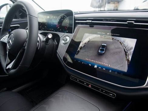 Certified 2025 Mercedes-Benz E 350 4MATIC Sedan image 37