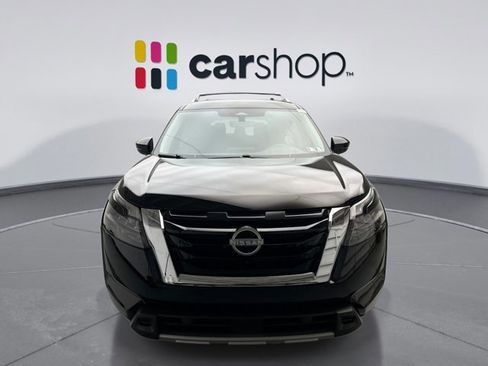 Used 2025 Nissan Pathfinder SL AWD/4WD image 8