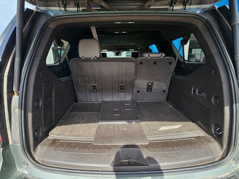 Used 2024 Chevrolet Suburban LT w/ Luxury Package image 22