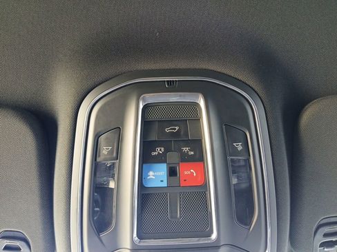 Used 2024 Jeep Wagoneer L Series II w/ Flexible Seating Group image 7