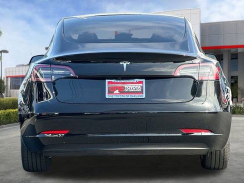 Used 2023 Tesla Model 3 Standard Range image 5