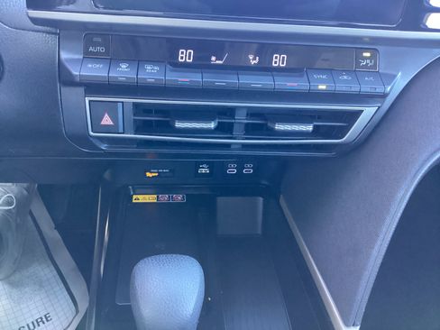 Certified 2025 Toyota Camry LE image 33