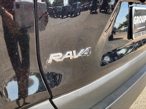 Used 2024 Toyota RAV4 XLE Premium FWD image 30