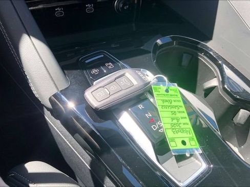 Used 2025 Audi Q5 Premium AWD/4WD image 12