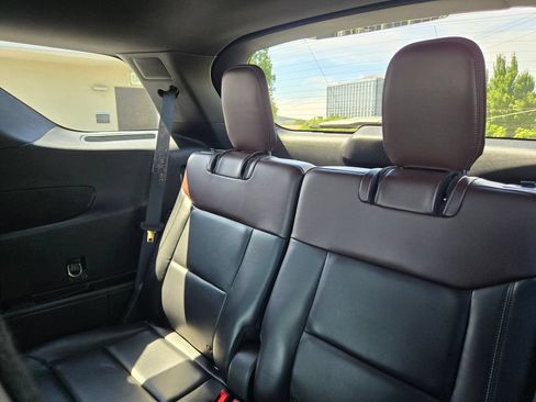 Used 2020 Ford Explorer Platinum w/ Premium Technology Package AWD/4WD image 18