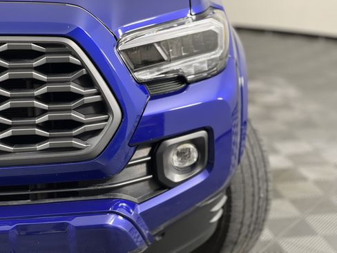 Used 2023 Toyota Tacoma TRD Sport image 7