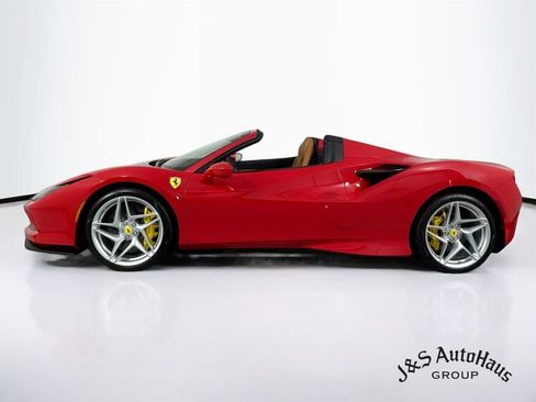 Used 2022 Ferrari F8 Tributo RWD image 4
